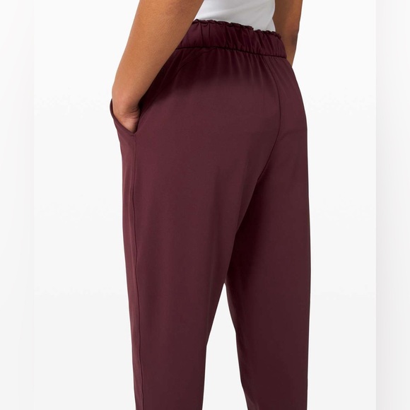 Lululemon Keep Moving Pant
Cassis size 8 - Picture 5 of 8